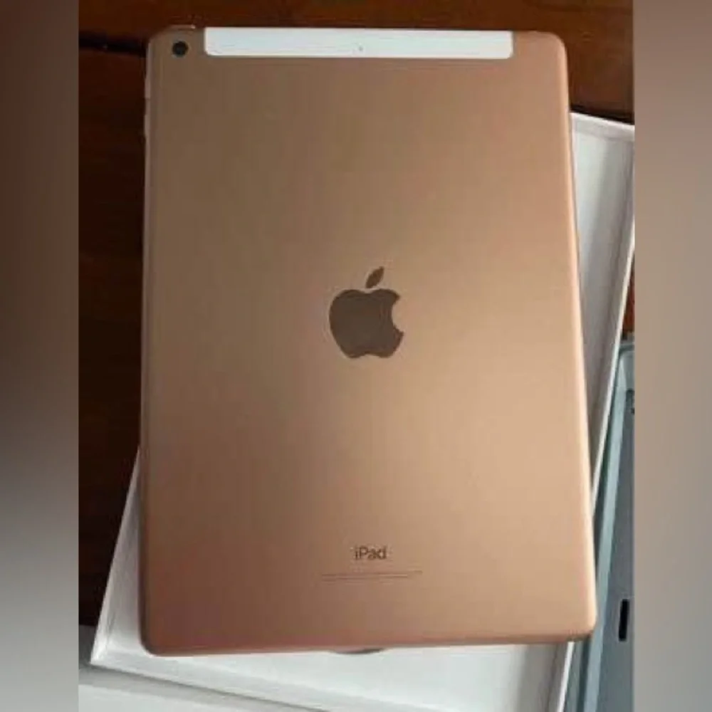 Apple iPad 6th Gen 32GB, Wi-Fi + Cellular- Verizon 9.7” Rose Gold!!!